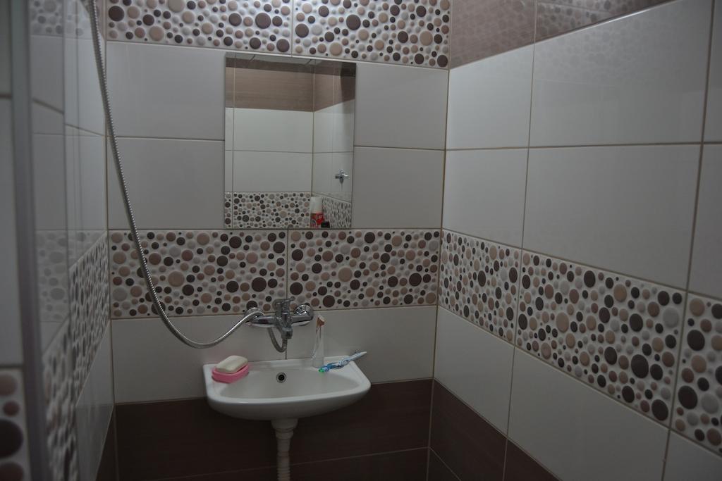 Hostel Valentin 2 Скопие Екстериор снимка