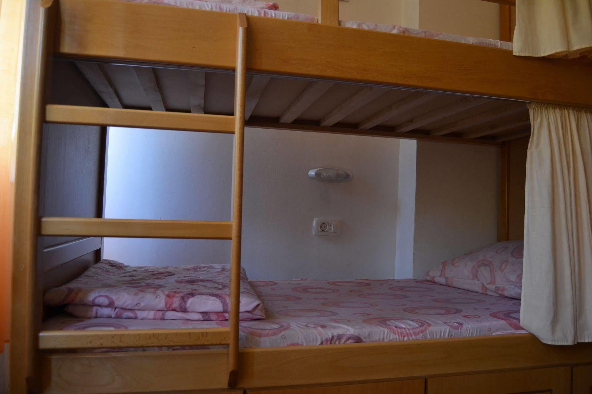 Hostel Valentin 2 Скопие Екстериор снимка